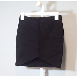 NWOT Poof Size M Black Mini Skirt Pull-On Slim-fit Front Crossing Fabric Stretch